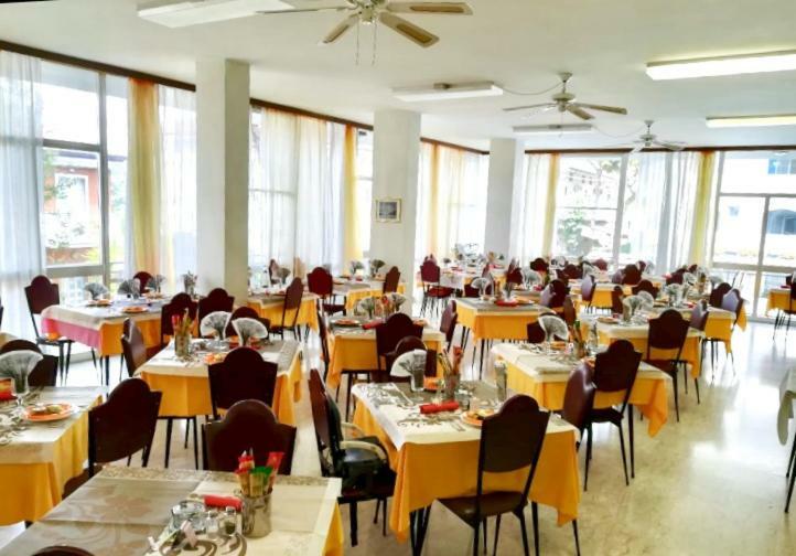 Hotel Savini Rimini Exterior photo